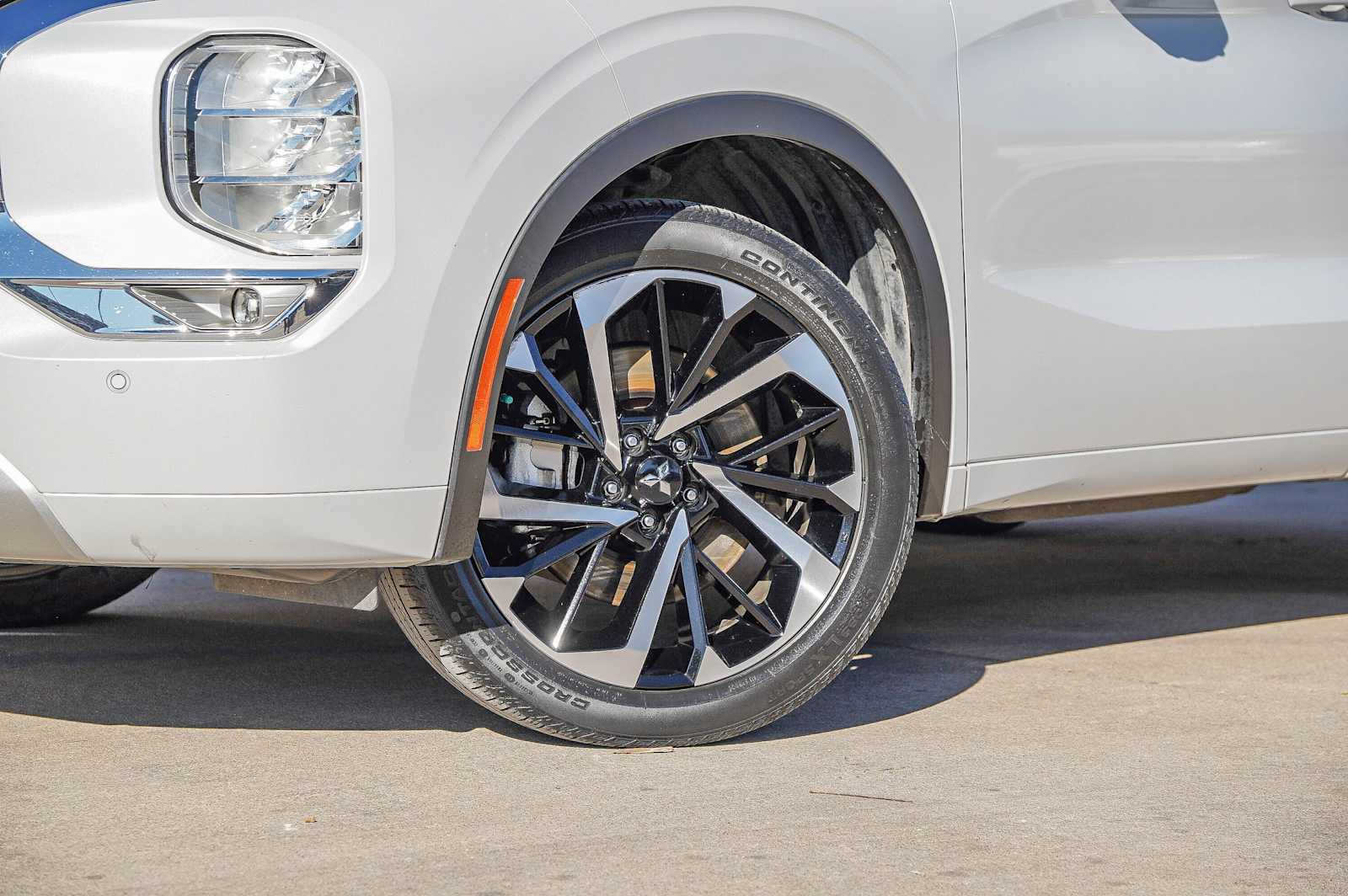 Thumbnail: 2022 Mitsubishi Outlander - 2