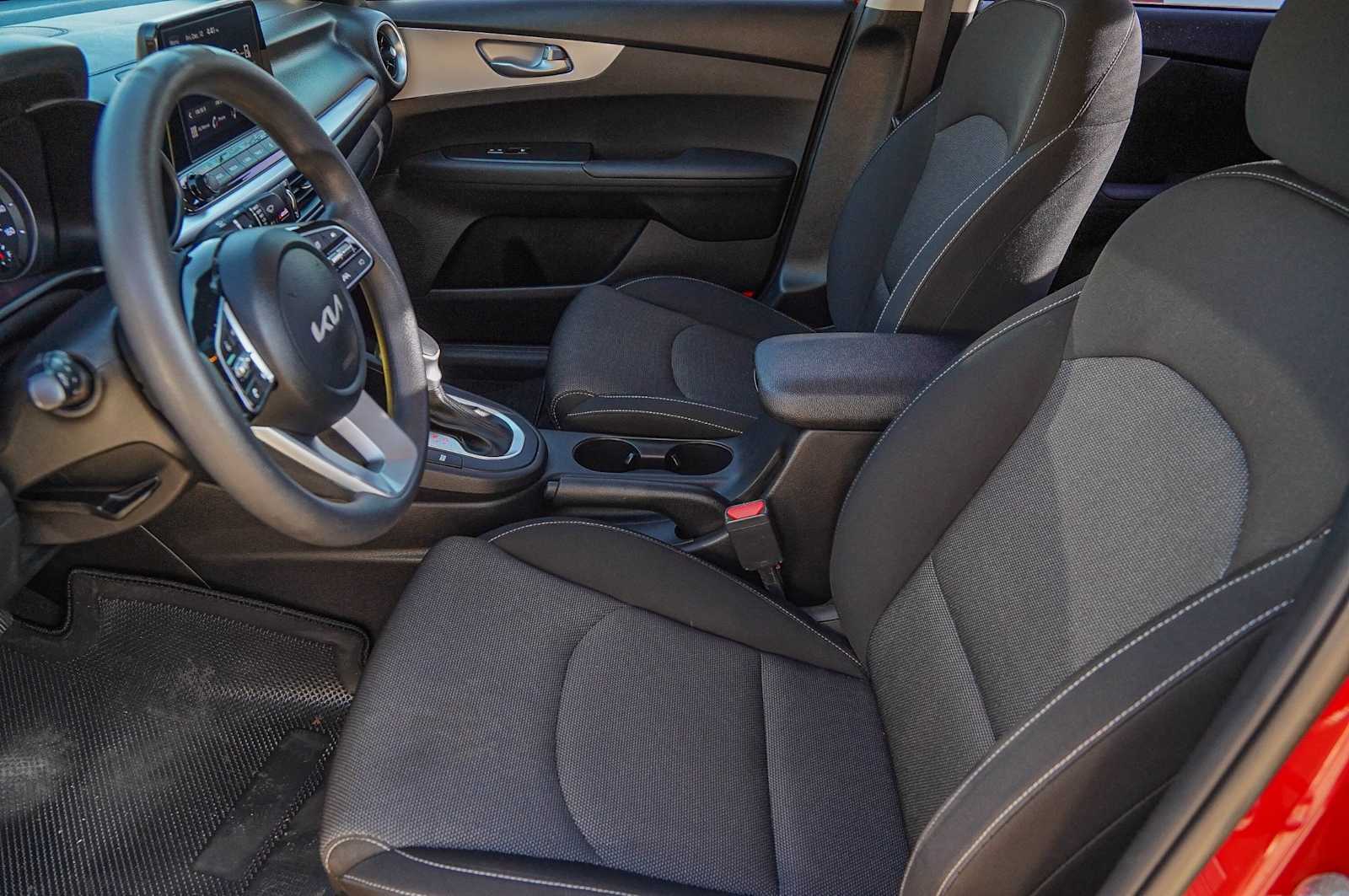 Thumbnail: 2022 Kia Forte - 10