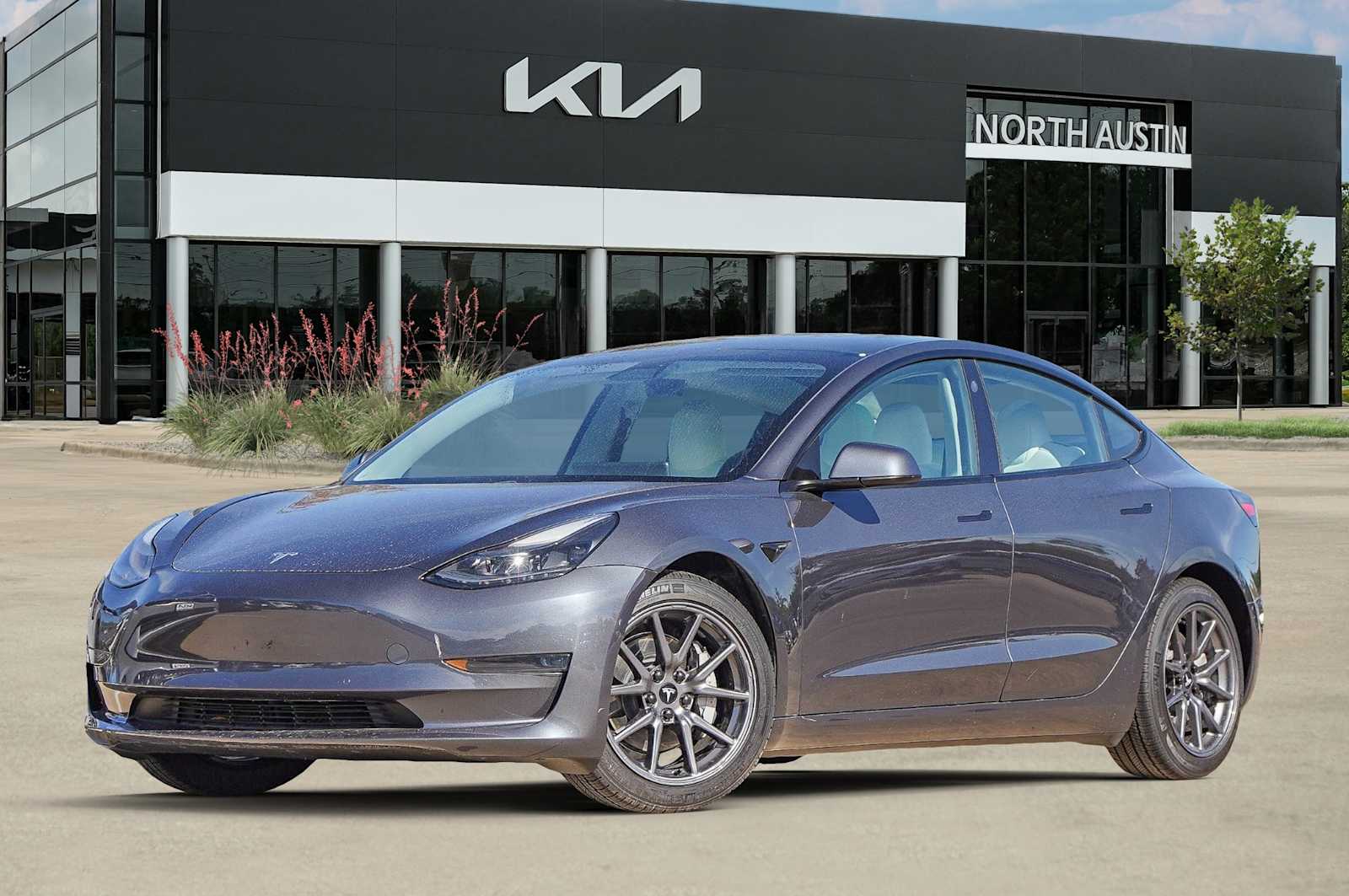 2021 Tesla Model 3 Base's photo