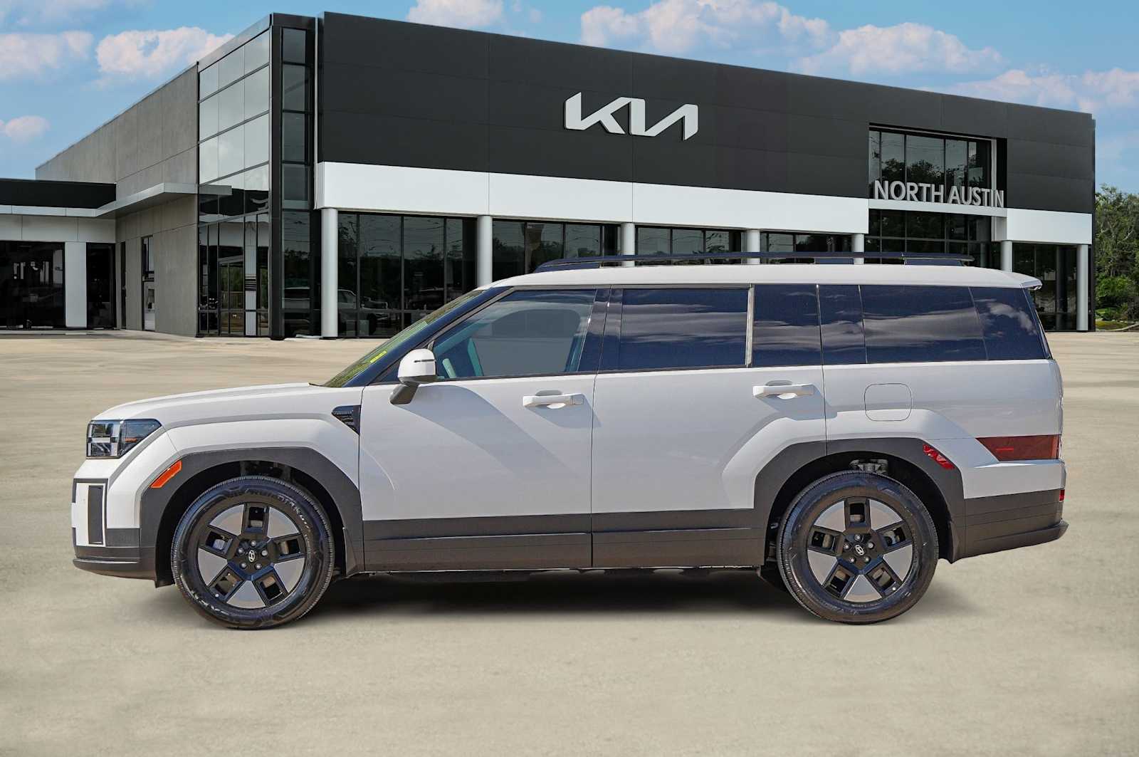 2025 Hyundai Santa Fe SEL photo 2