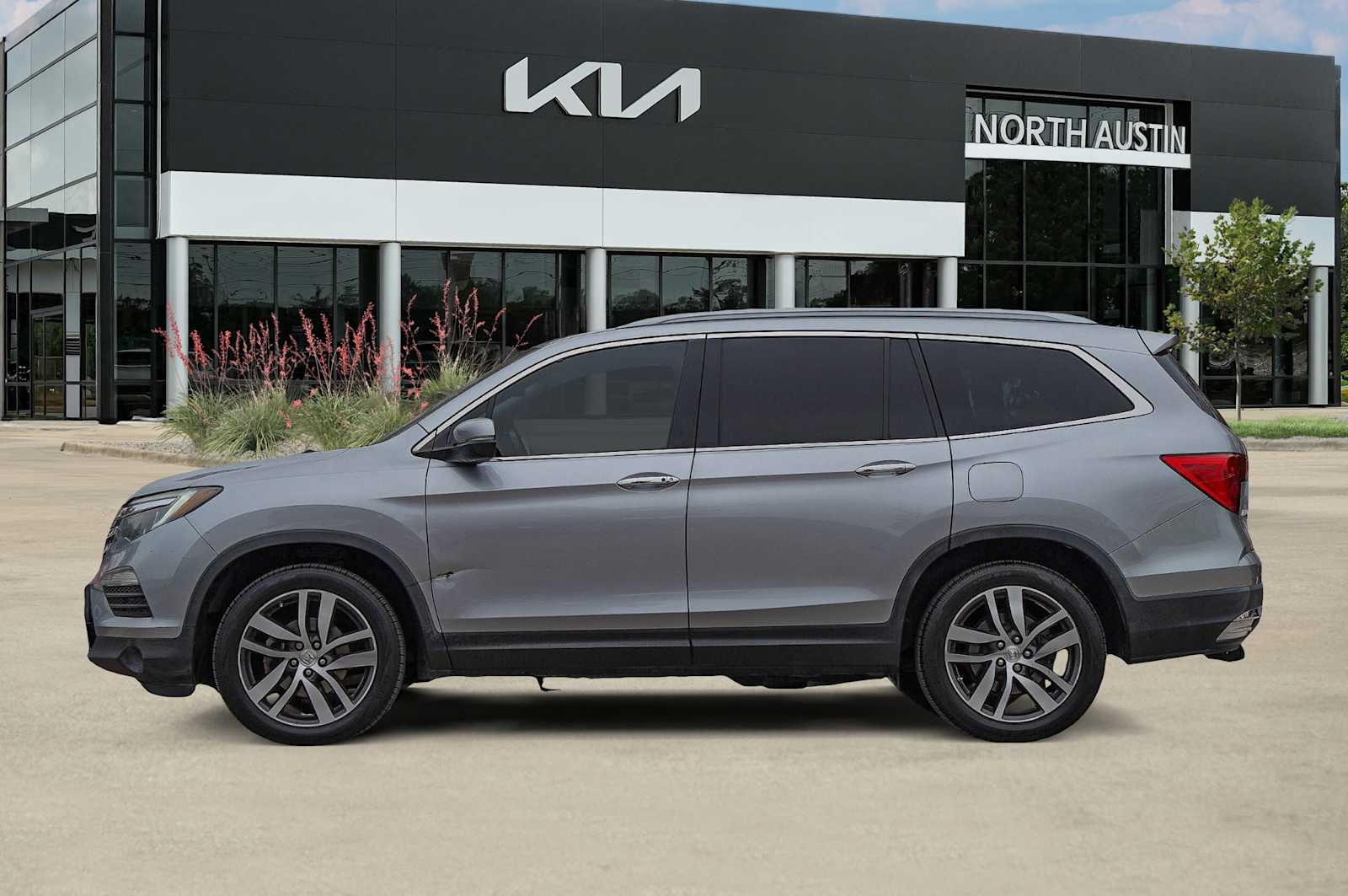 Thumbnail: 2018 Honda Pilot - 4