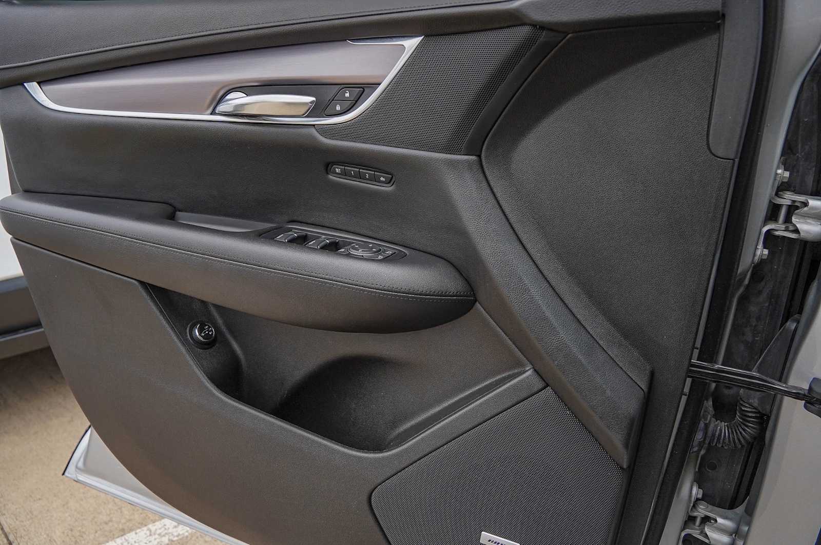 Thumbnail: 2017 Cadillac XT5 - 20