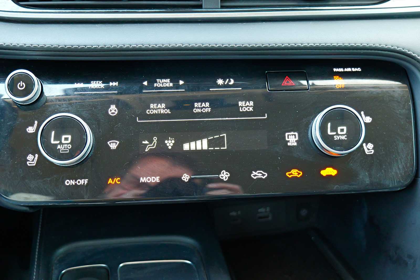 Thumbnail: 2023 INFINITI QX60 - 17