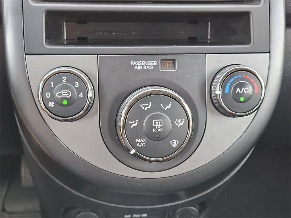 Thumbnail: 2010 Kia Soul - 16