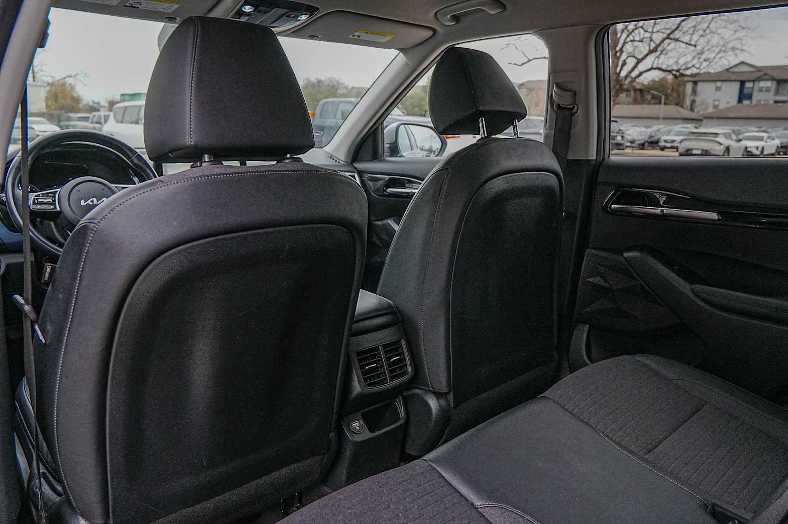 Thumbnail: 2023 Kia Seltos - 27