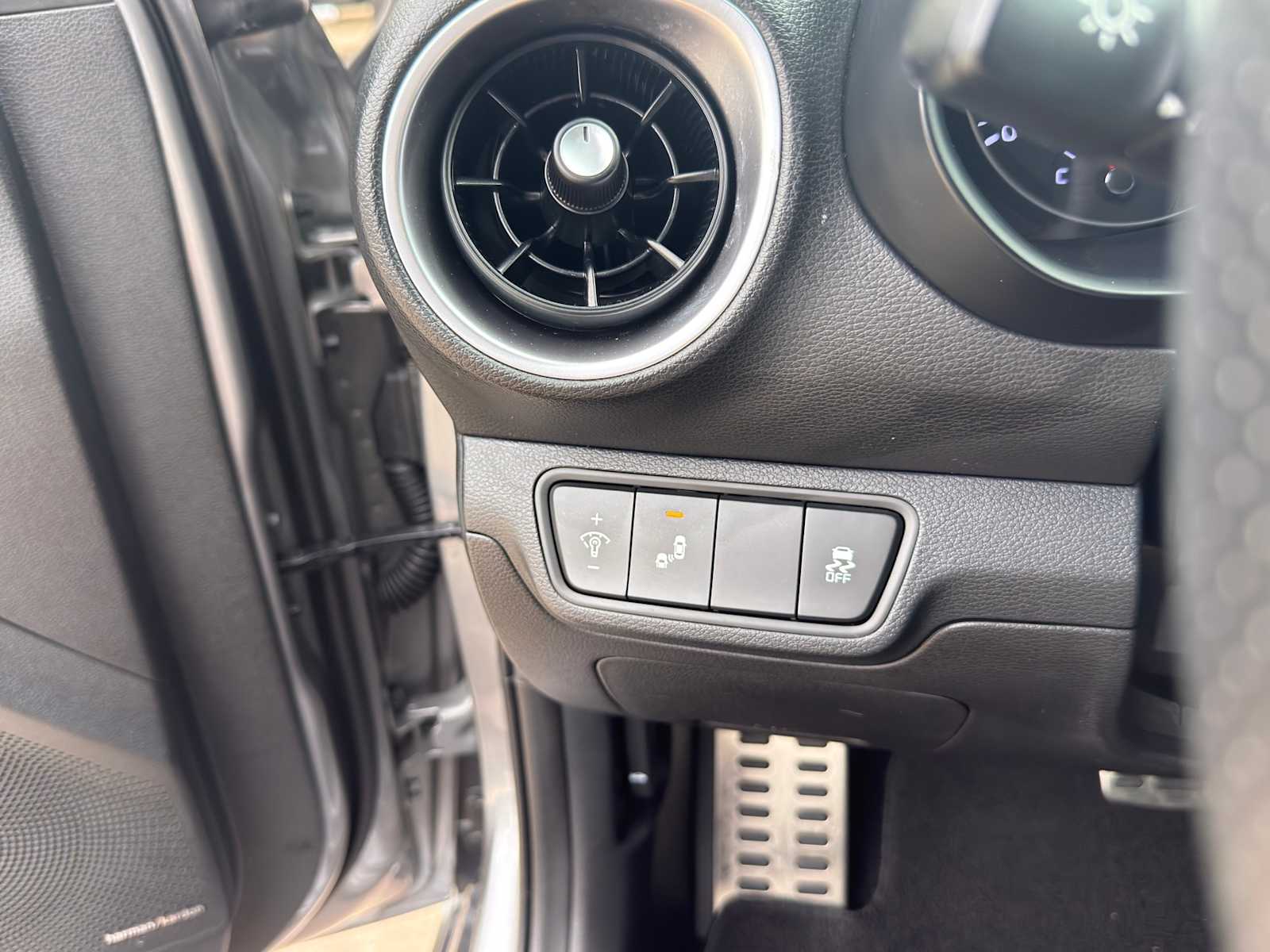 Thumbnail: 2024 Kia Forte - 27