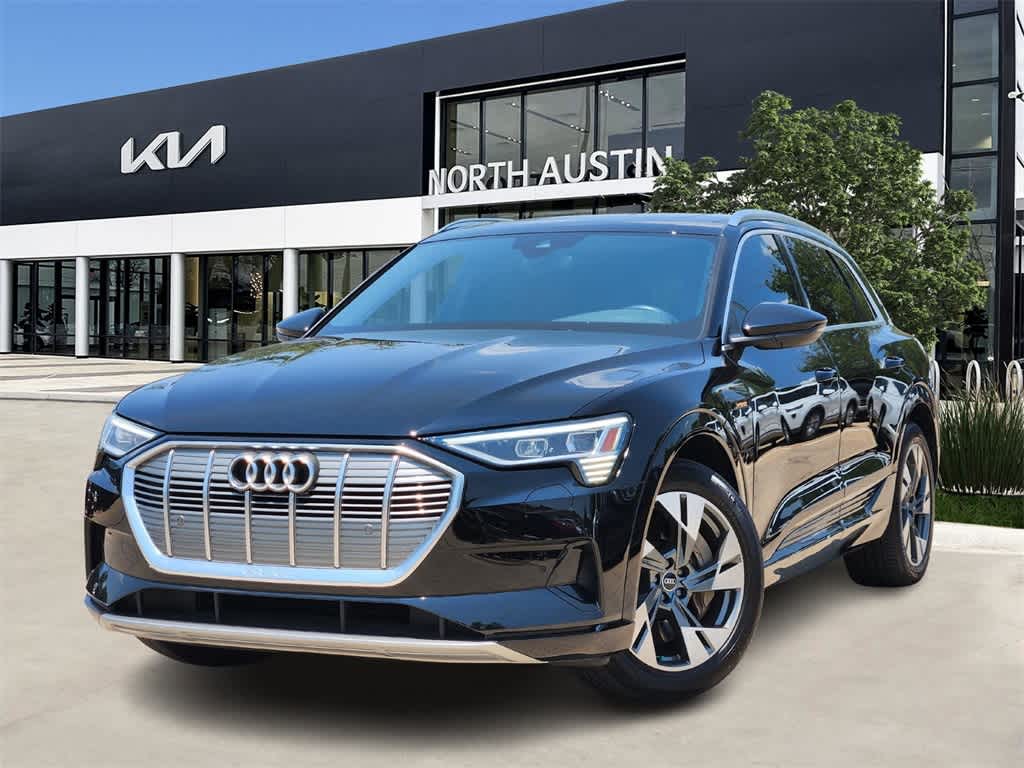 Thumbnail: 2022 Audi e-tron - 1