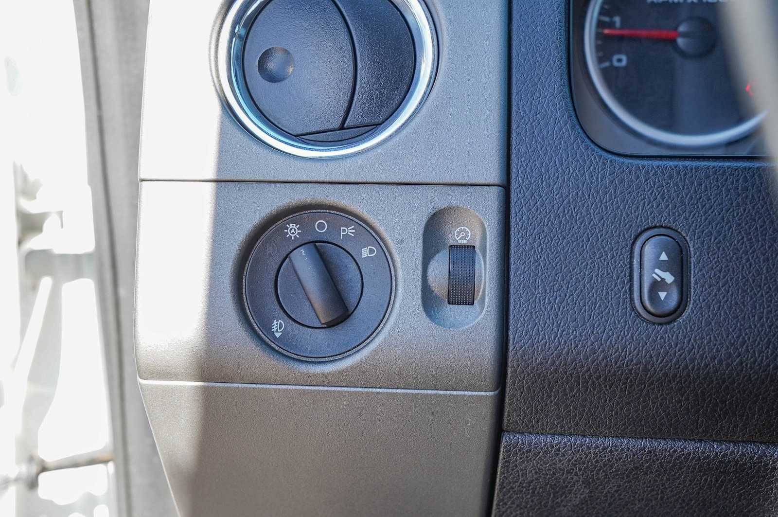 Thumbnail: 2007 Ford Econoline - 21