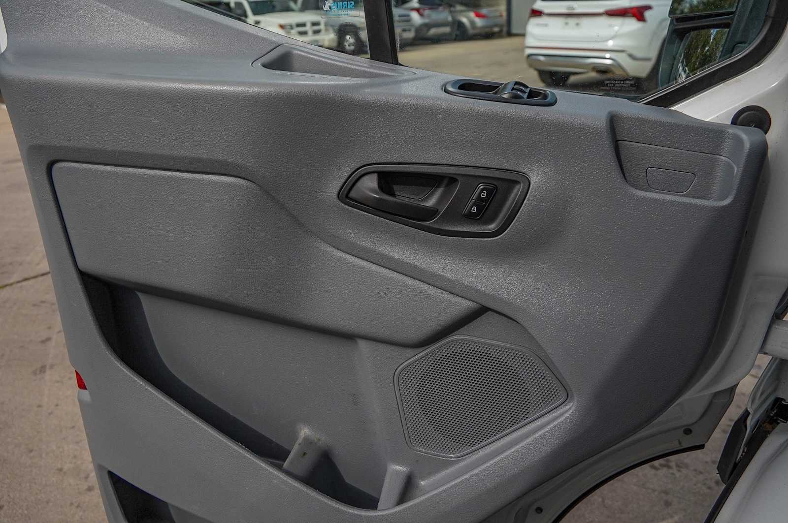 Thumbnail: 2016 Ford Transit Series - 22