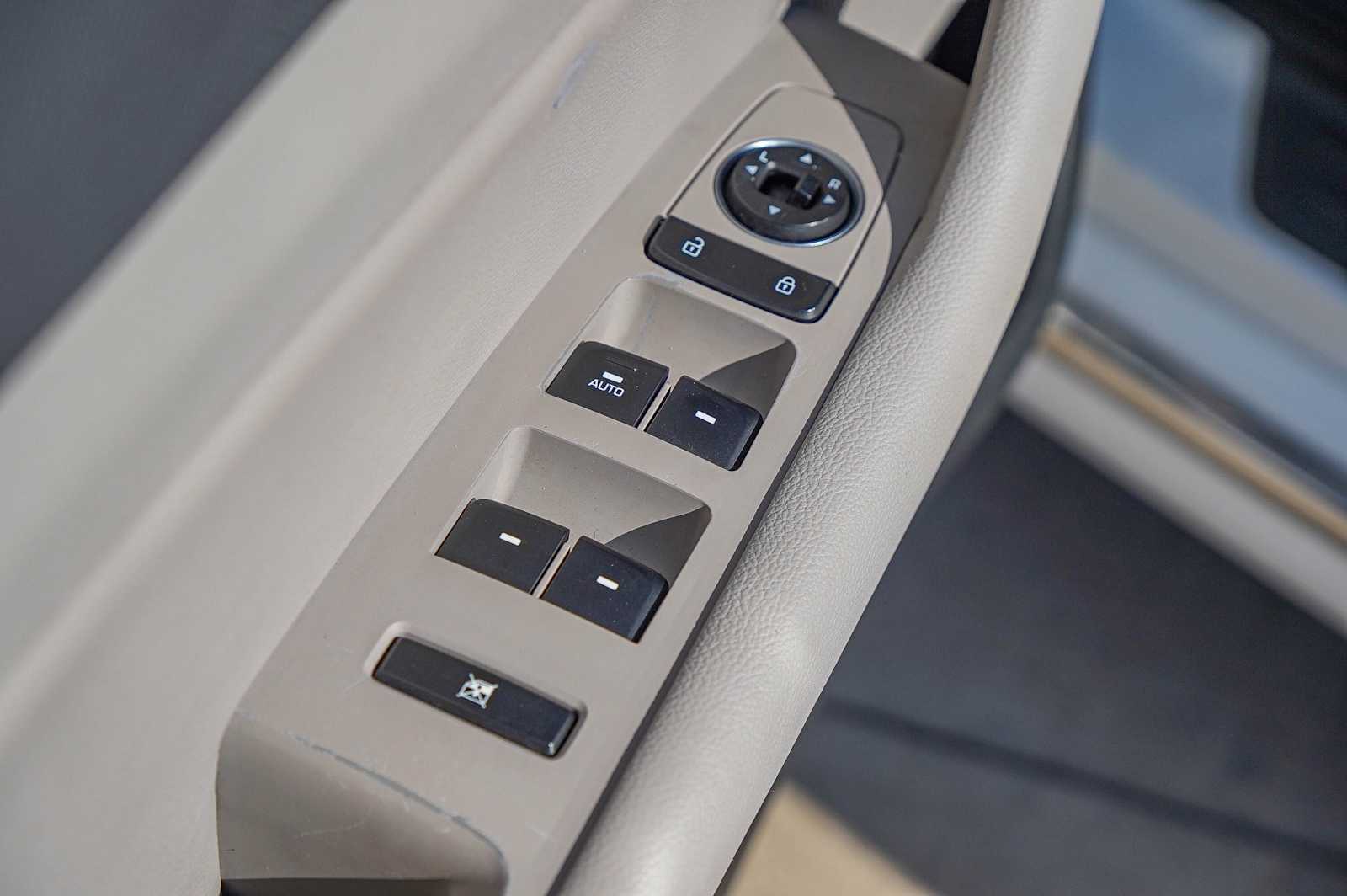 Thumbnail: 2017 Hyundai Sonata - 29