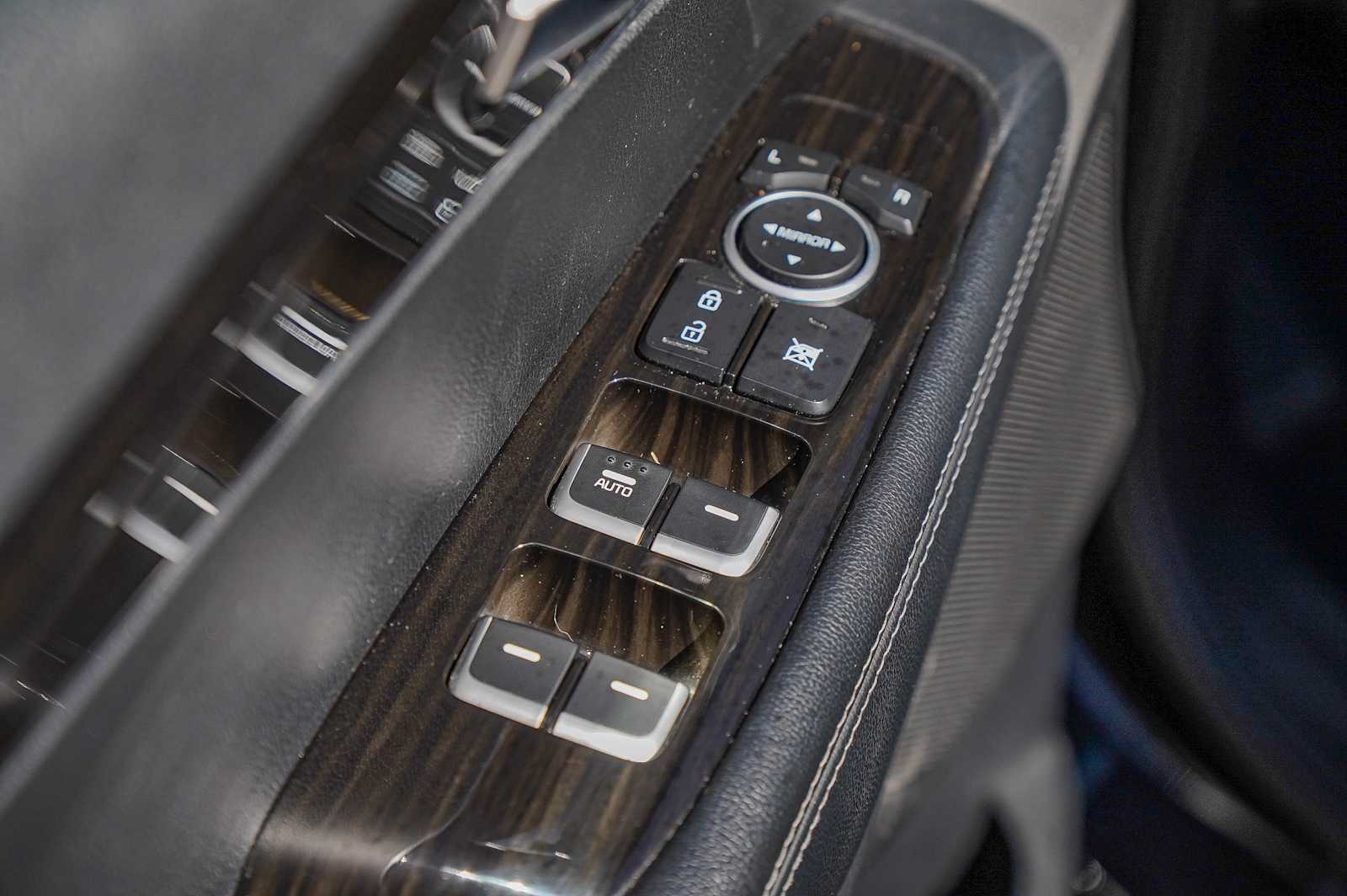 Thumbnail: 2019 Kia Sorento - 23