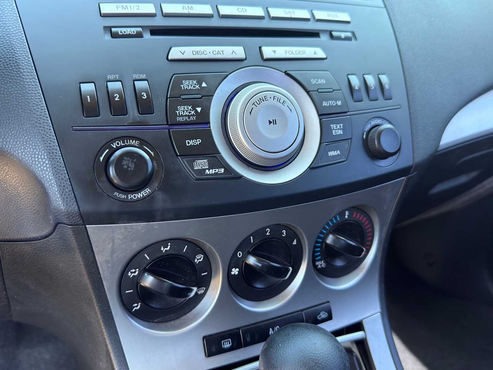 Thumbnail: 2011 Mazda Mazda3 - 14