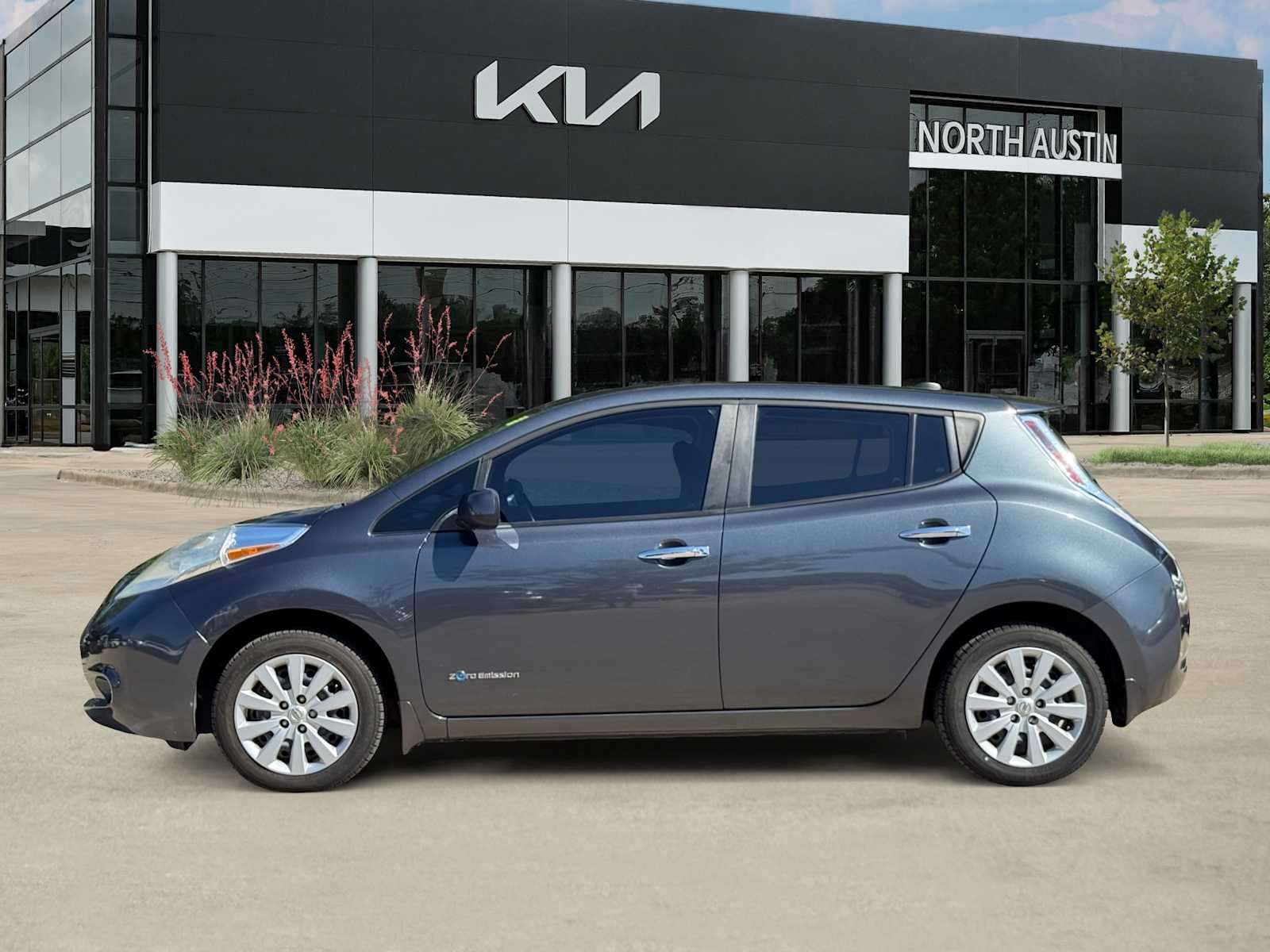 Thumbnail: 2013 Nissan Leaf - 3