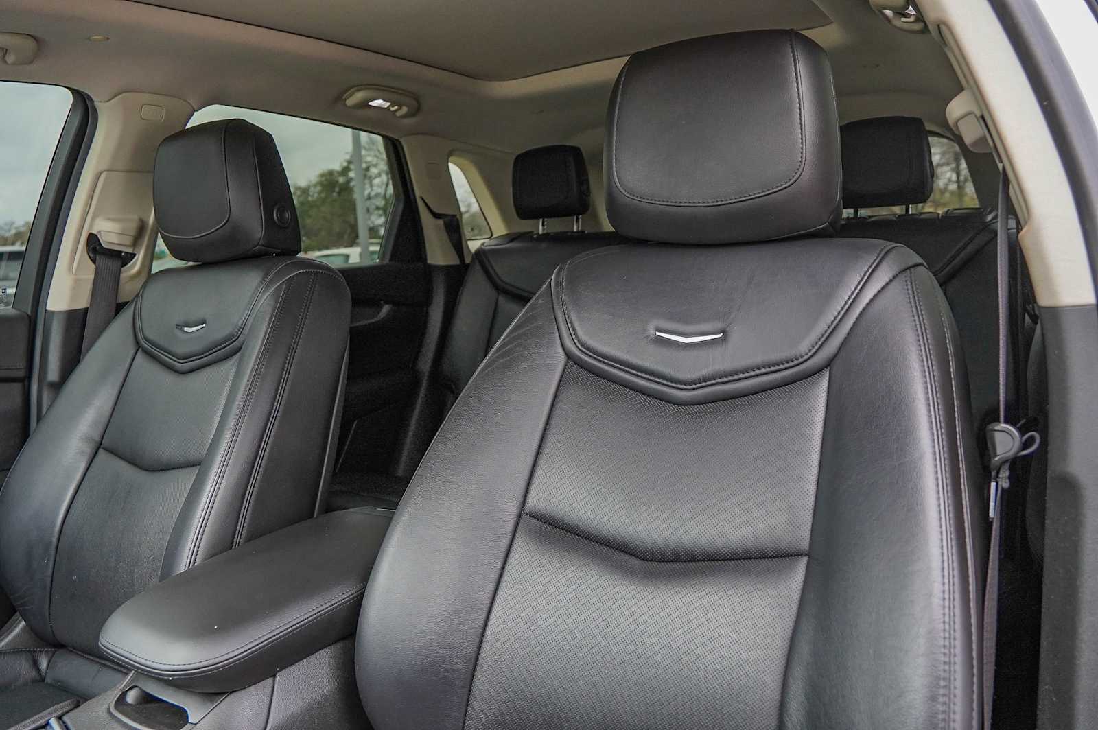 Thumbnail: 2017 Cadillac XT5 - 11