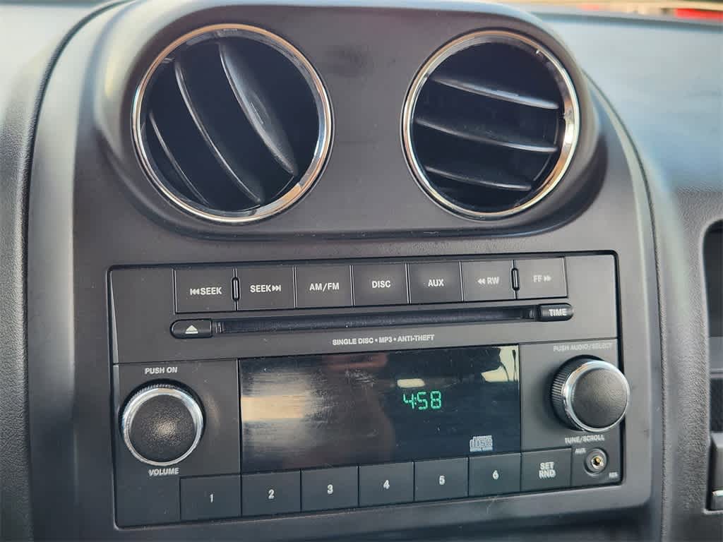 Thumbnail: 2014 Jeep Patriot - 16