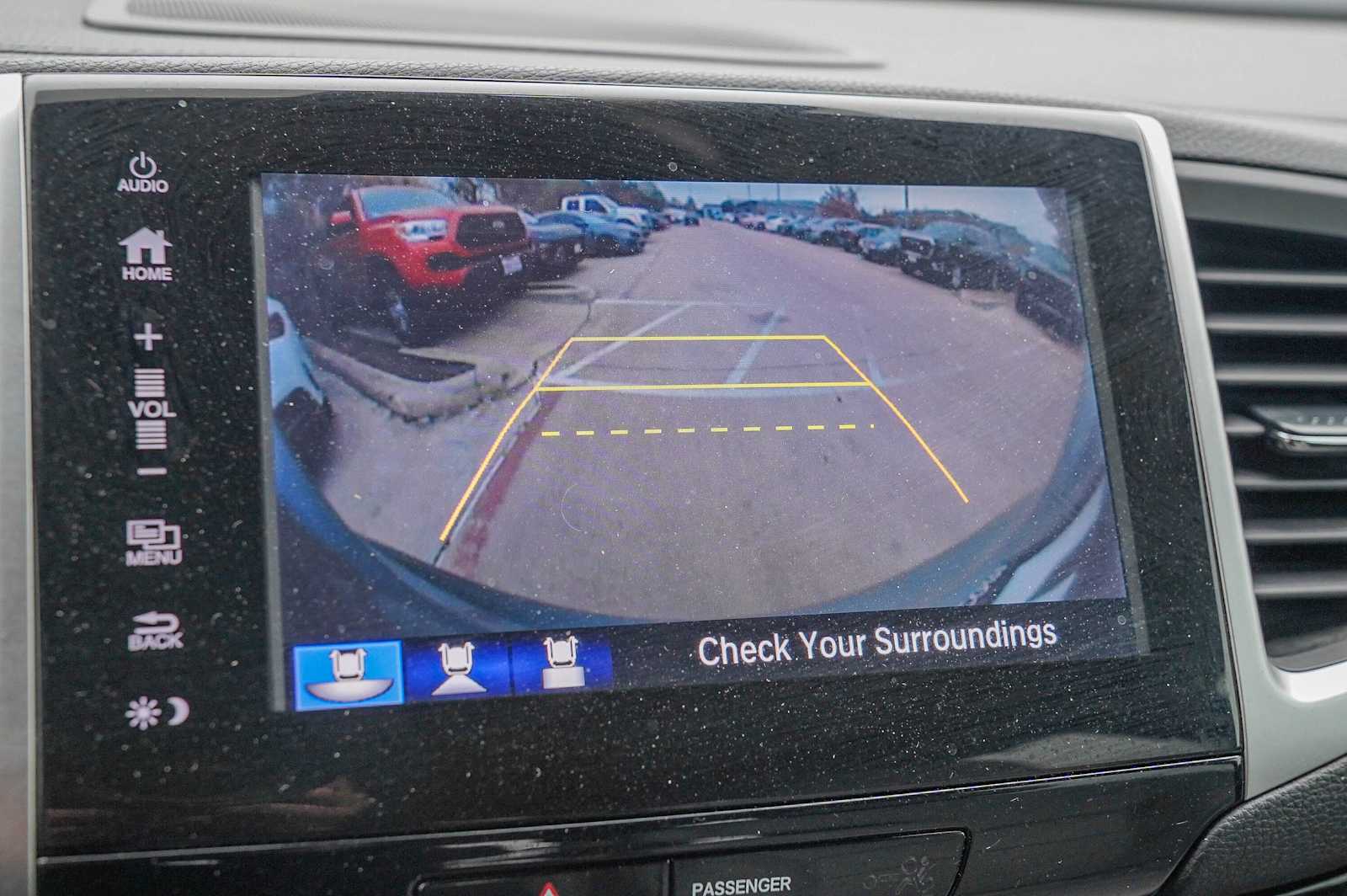 Thumbnail: 2018 Honda Pilot - 16