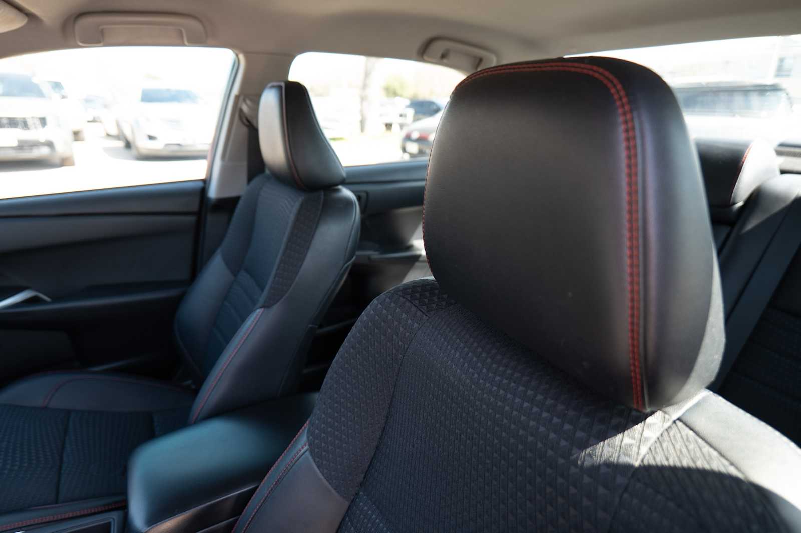 Thumbnail: 2015 Toyota Camry - 11