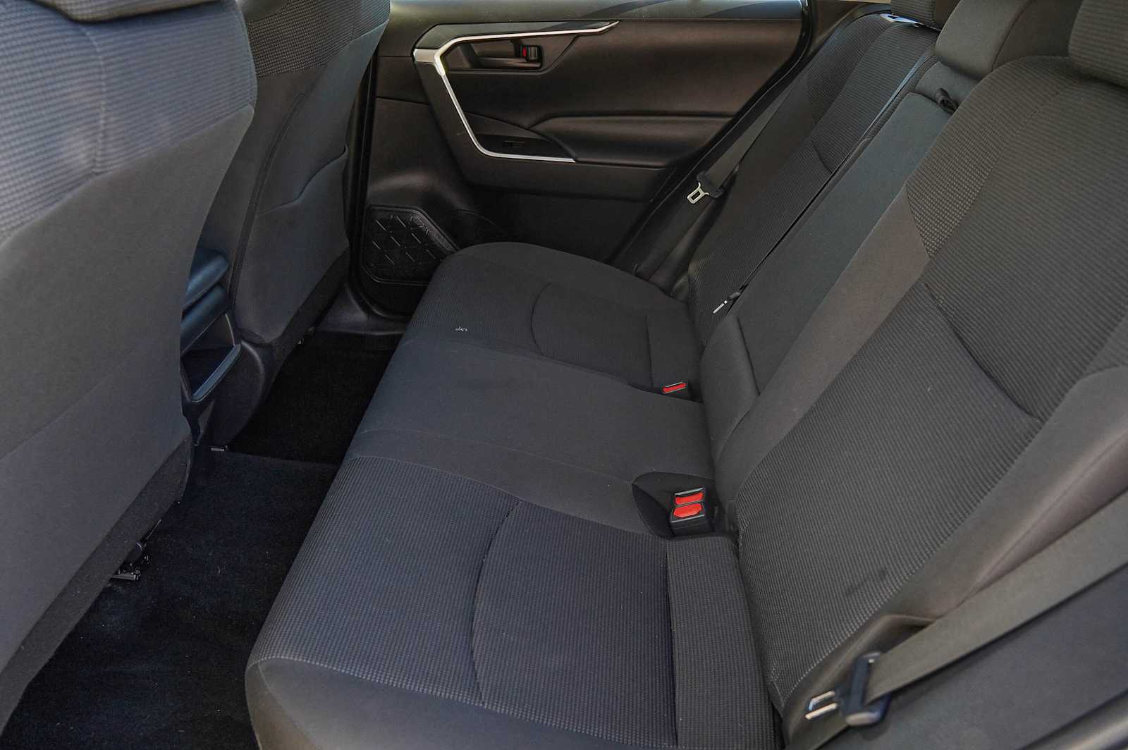 Thumbnail: 2021 Toyota RAV4 - 27