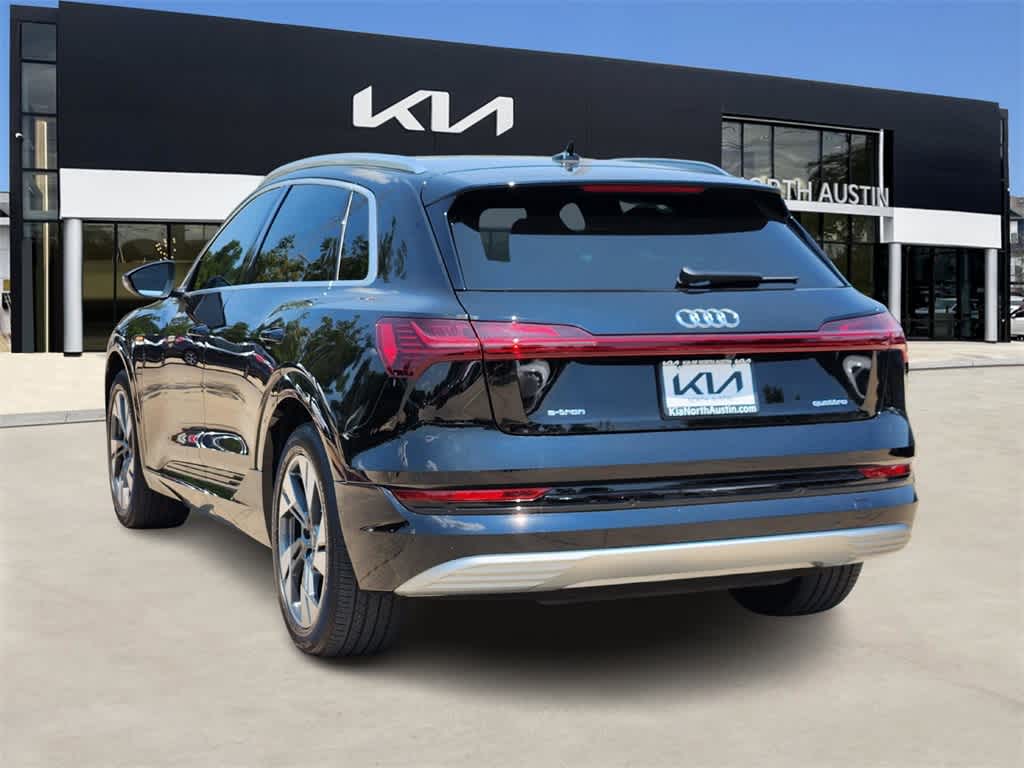 Thumbnail: 2022 Audi e-tron - 5