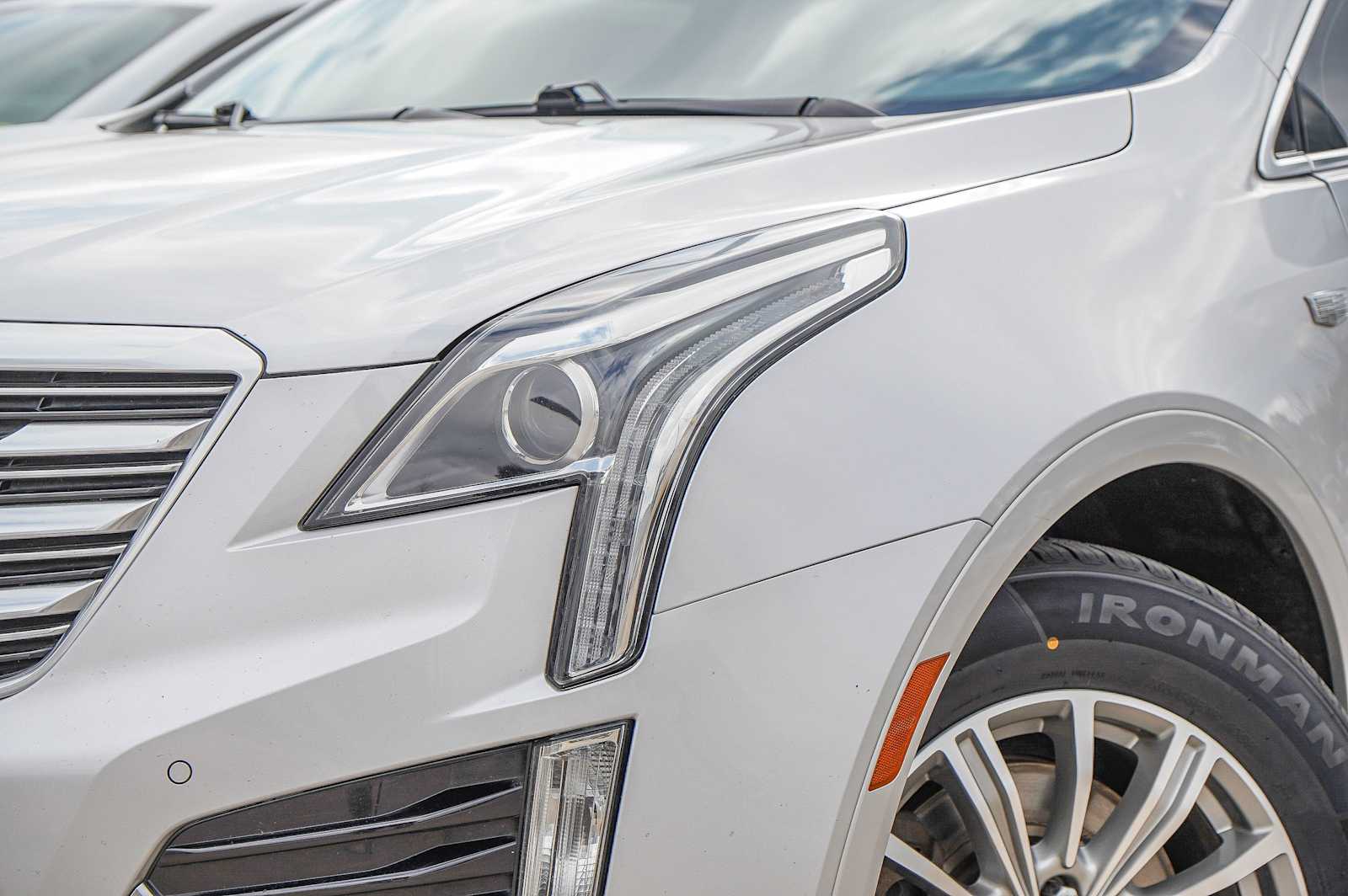 Thumbnail: 2017 Cadillac XT5 - 3