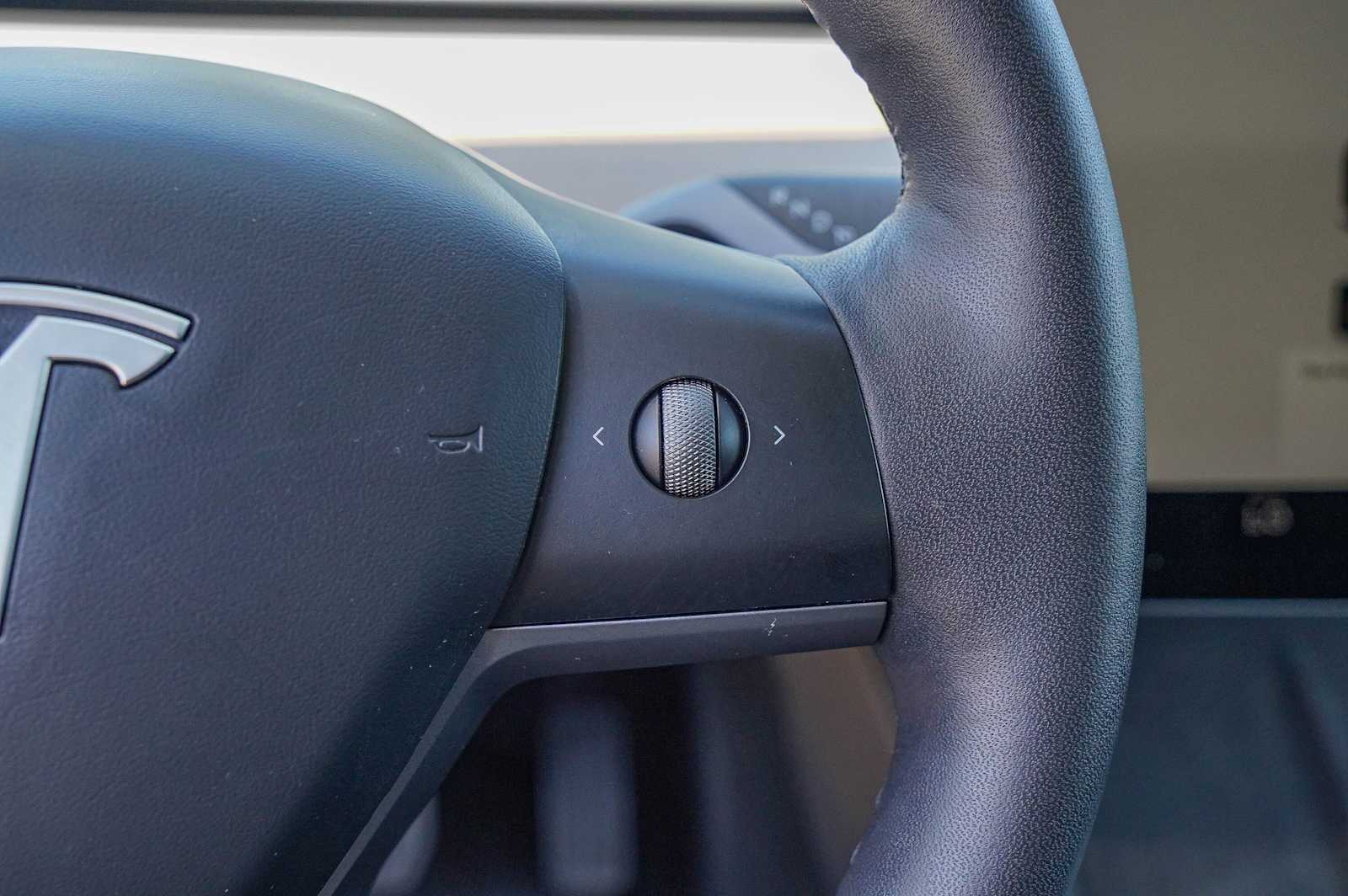 Thumbnail: 2023 Tesla Model 3 - 14