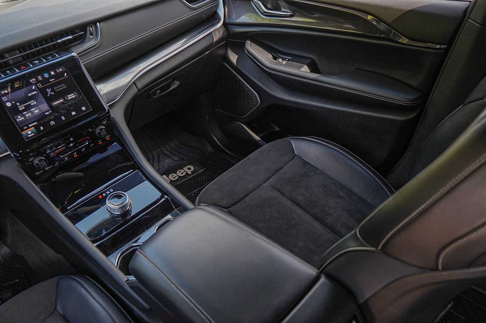 Thumbnail: 2022 Jeep Grand Cherokee - 27