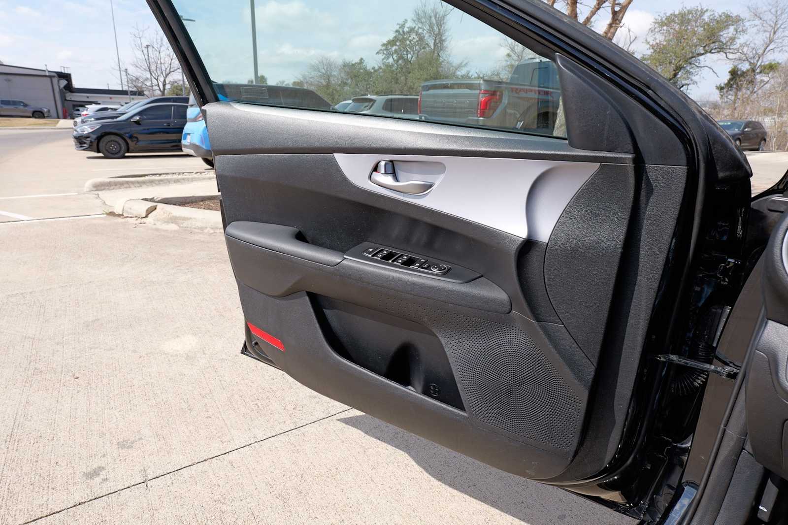 Thumbnail: 2024 Kia Forte - 20