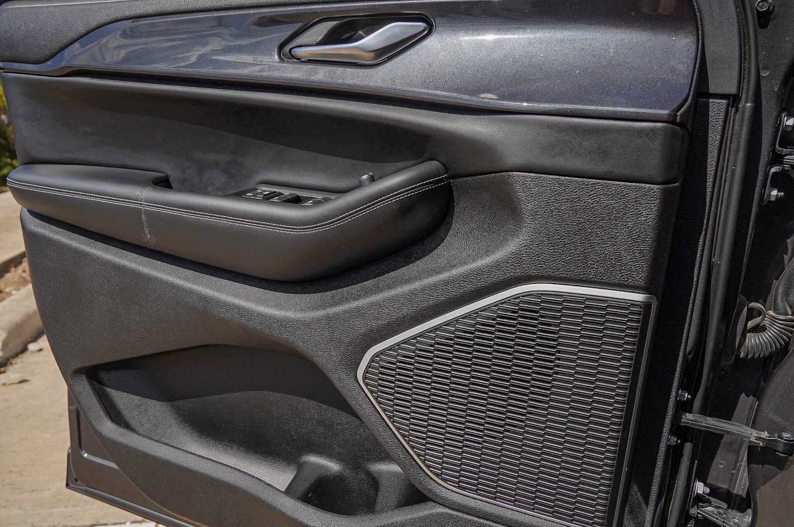 Thumbnail: 2022 Jeep Grand Cherokee - 22