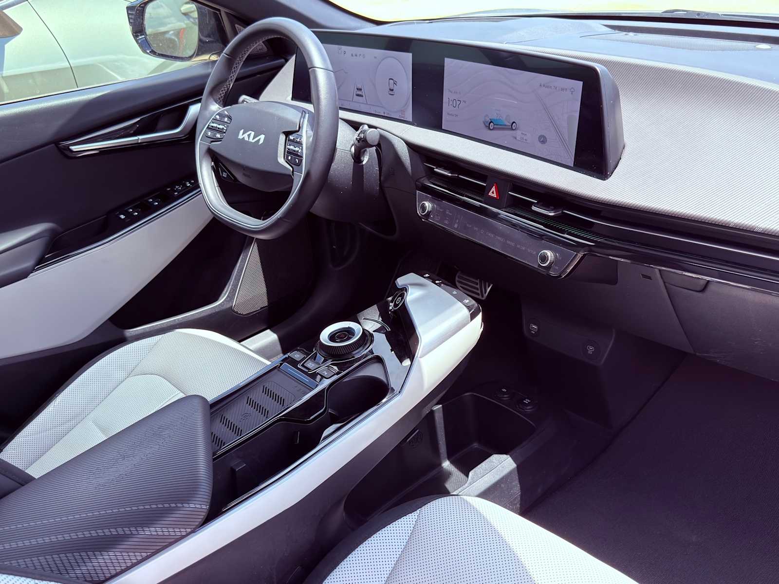 Thumbnail: 2024 Kia EV6 - 24