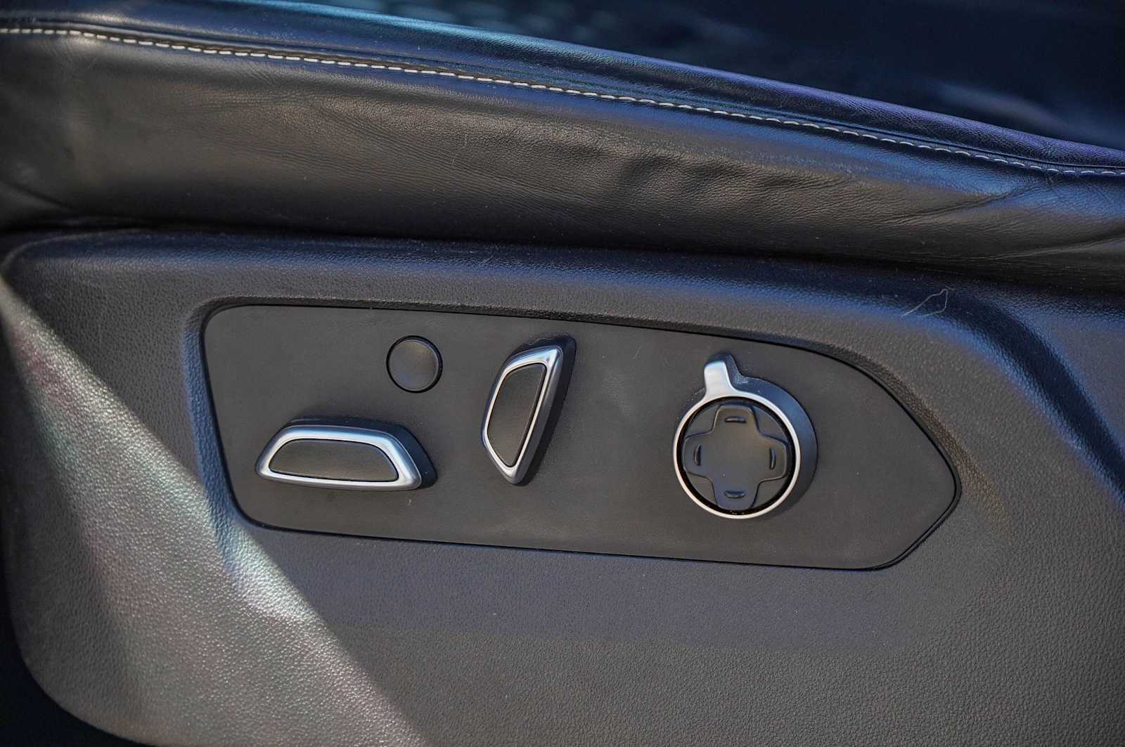 Thumbnail: 2021 Cadillac Escalade - 25