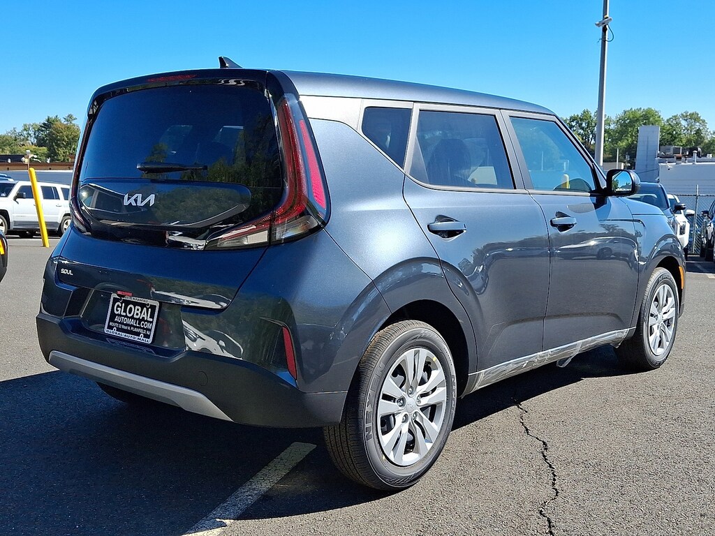 New 2025 Kia Soul LX Hatchback