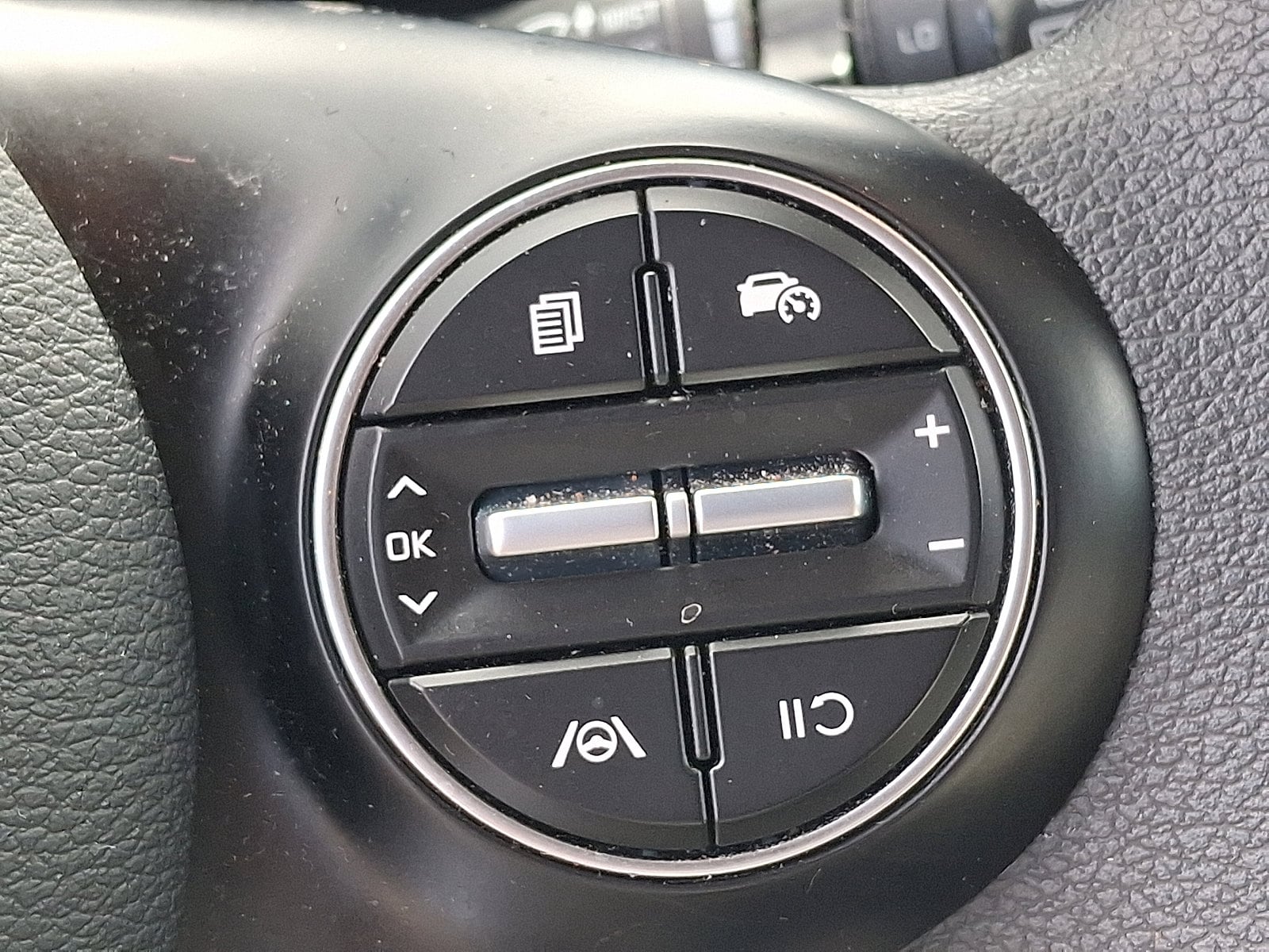 2025 Kia Soul LX - Photo 22