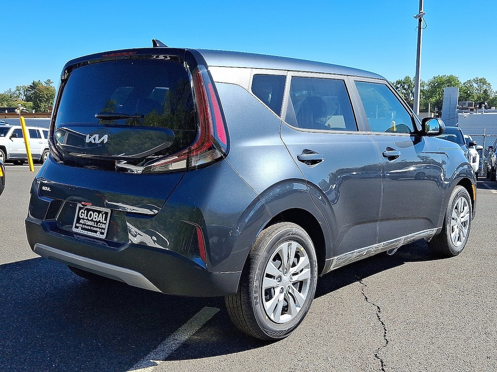 New 2025 Kia Soul LX Hatchback