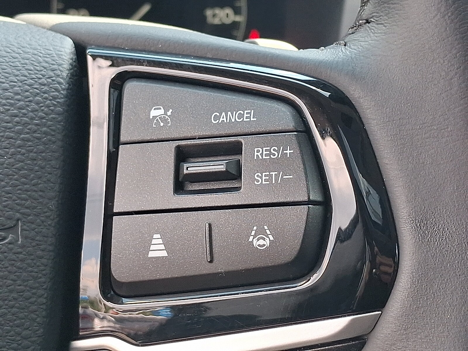 2025 Honda Odyssey EX-L - Photo 23
