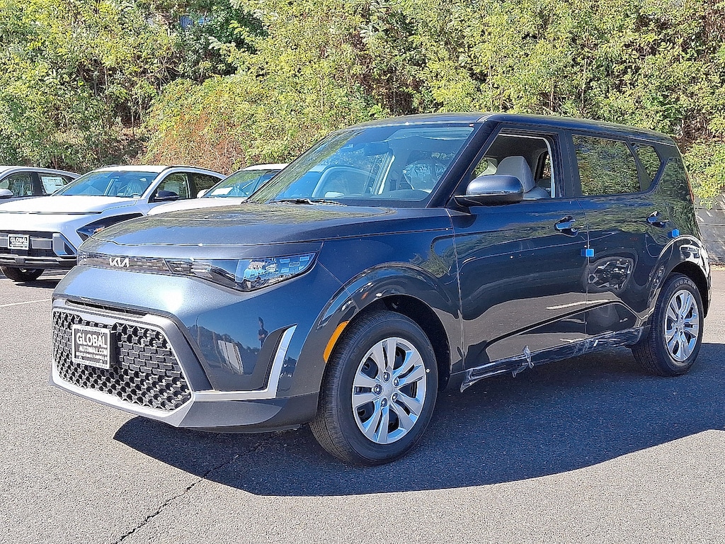 New 2025 Kia Soul LX Hatchback