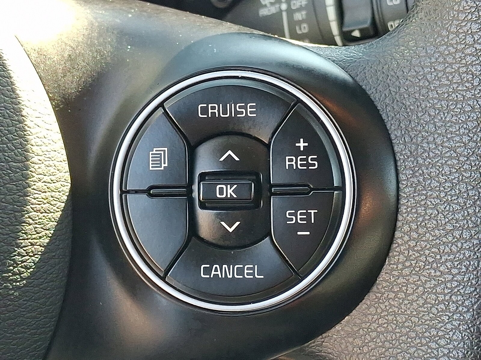 2022 Kia Soul LX - Photo 22
