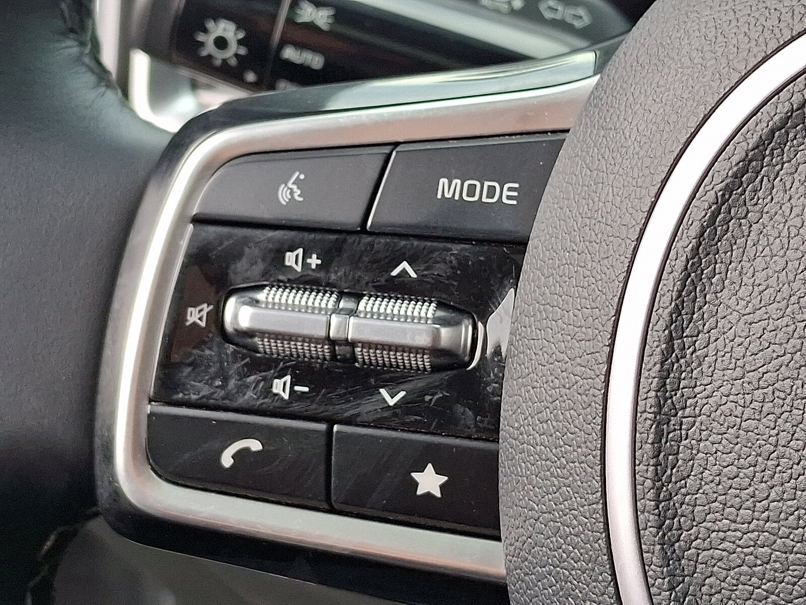 2024 Kia Sorento S - Photo 23