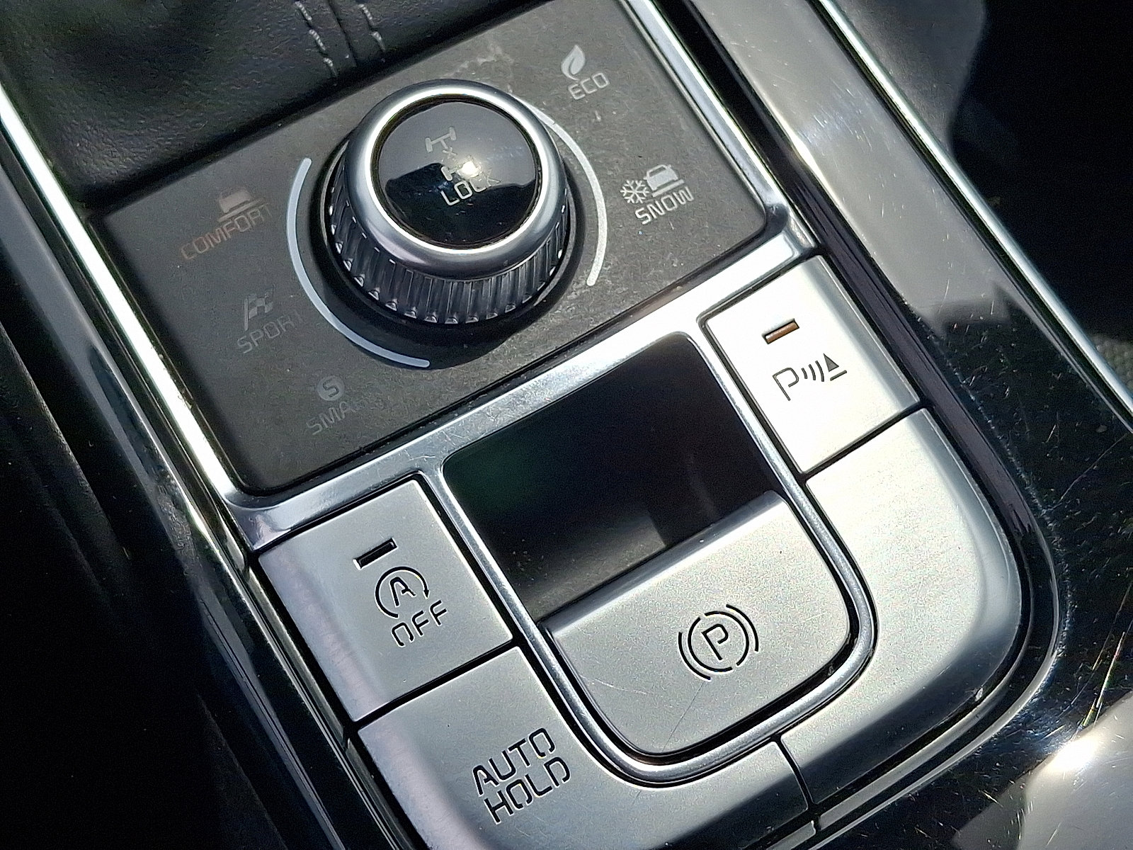 2024 Kia Telluride S - Photo 25