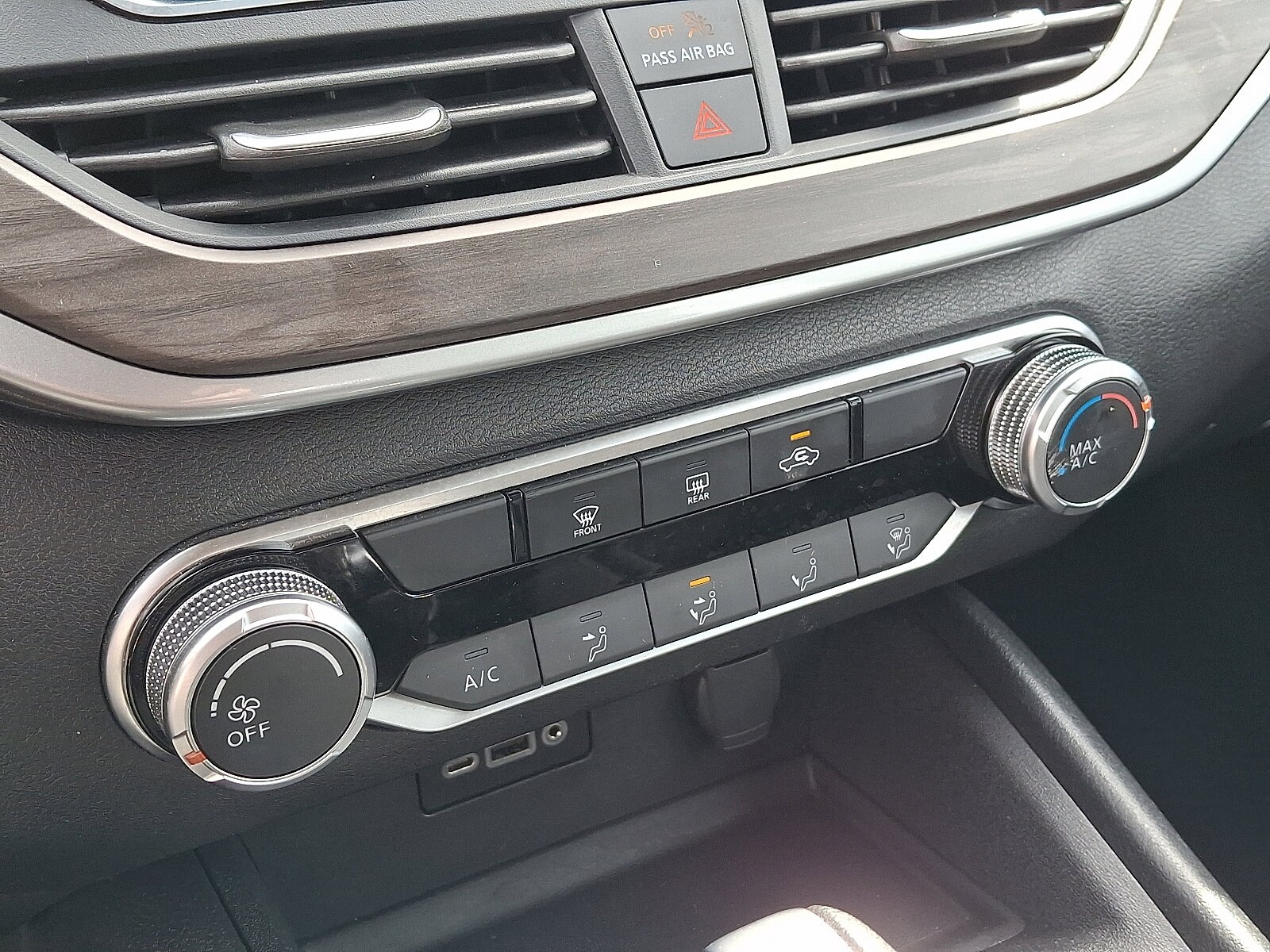 2025 Nissan Altima SV - Photo 16