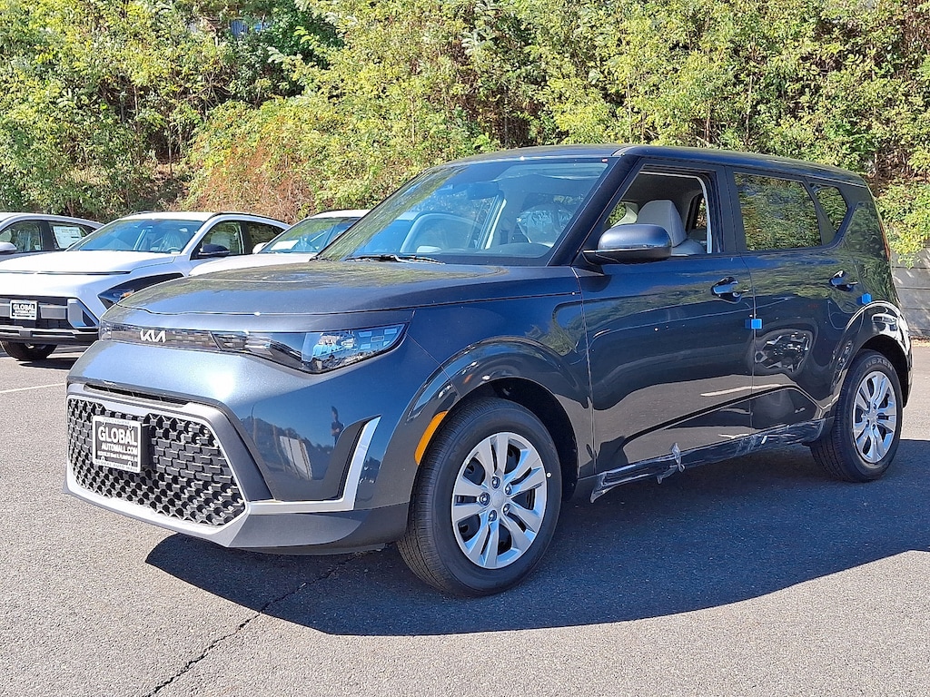 New 2025 Kia Soul LX Hatchback