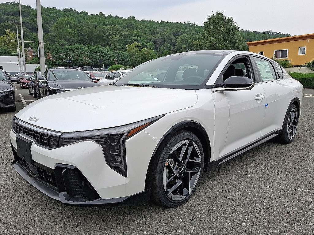 New 2025 Kia K4 GT-Line Sedan