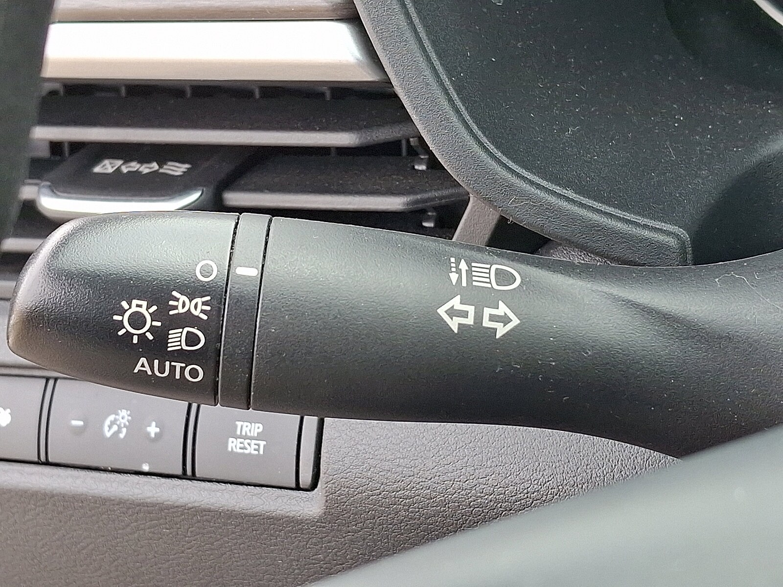 2025 Nissan Altima SV - Photo 25