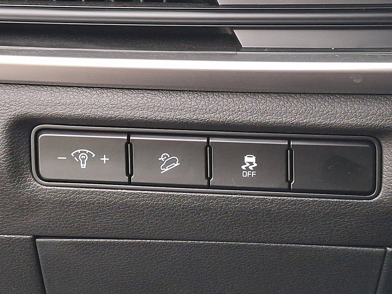 2024 Kia Telluride LX - Photo 27