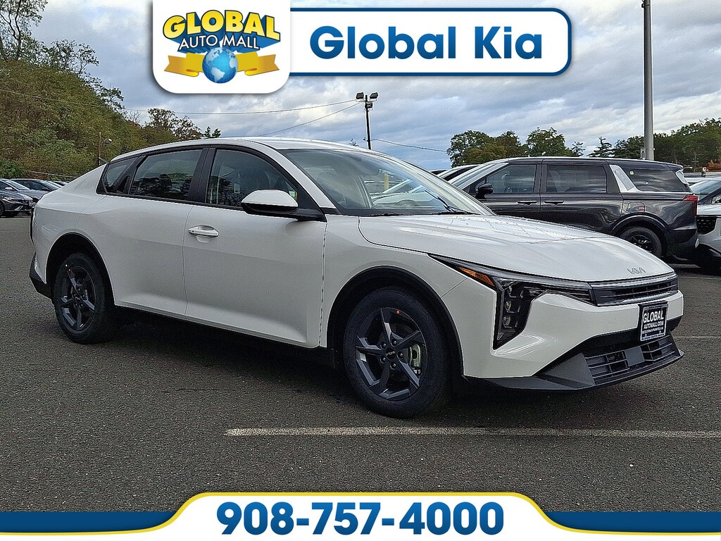 New 2025 Kia K4 LXS Sedan