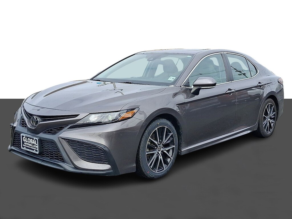 Used 2021 Toyota Camry SE Sedan