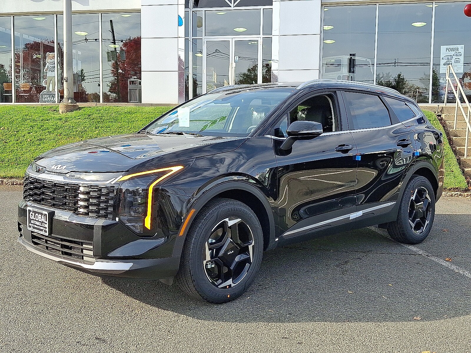 2026 Kia Sportage Hybrid EX photo 2