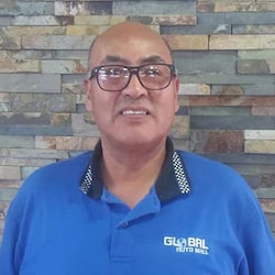 Staff member Mario Olivera from ID_4f2604b82436