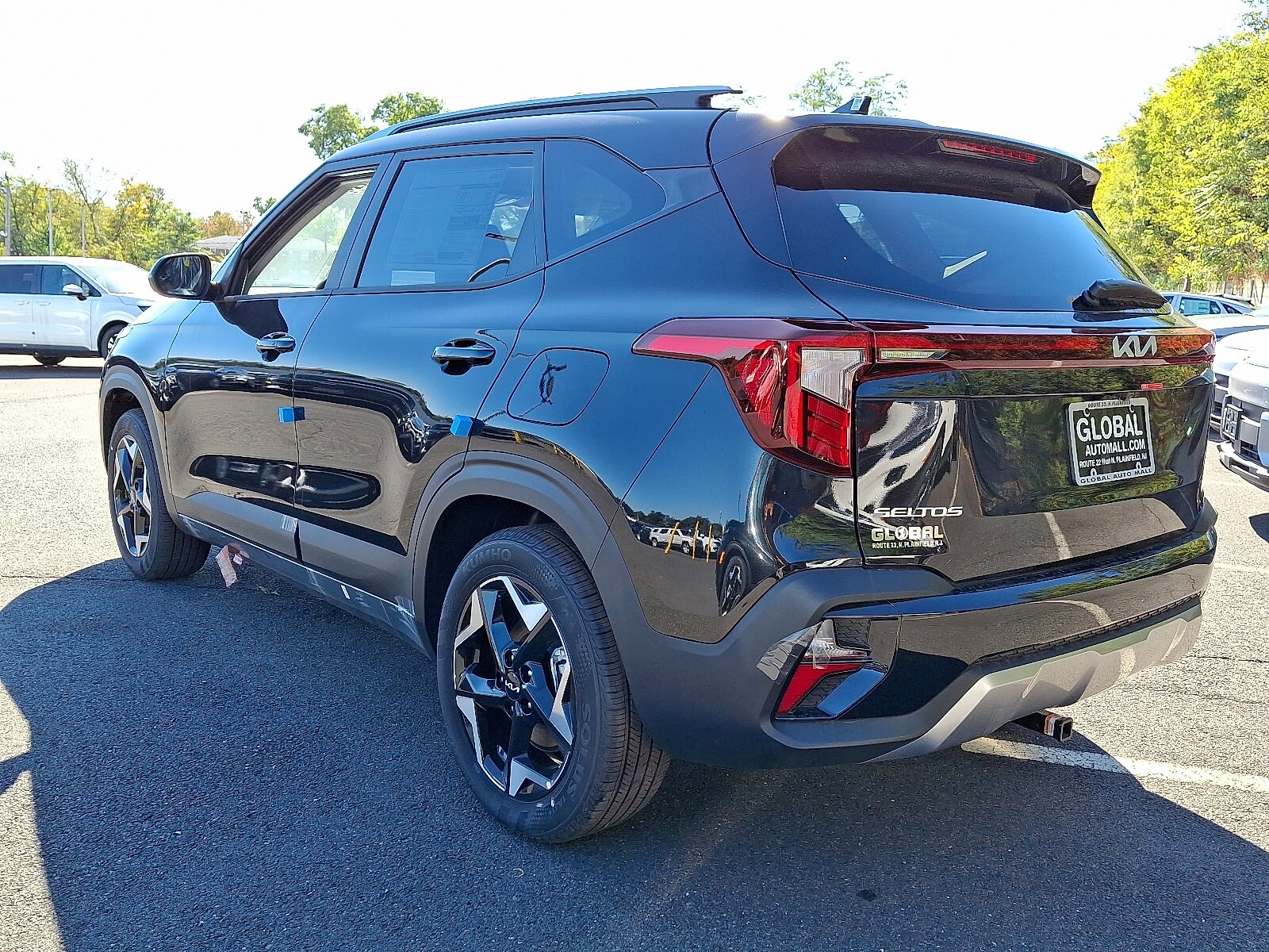 2025 Kia Seltos S photo 2