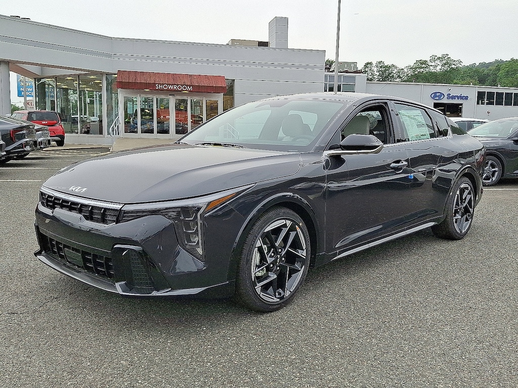 New 2025 Kia K4 GT-Line Sedan