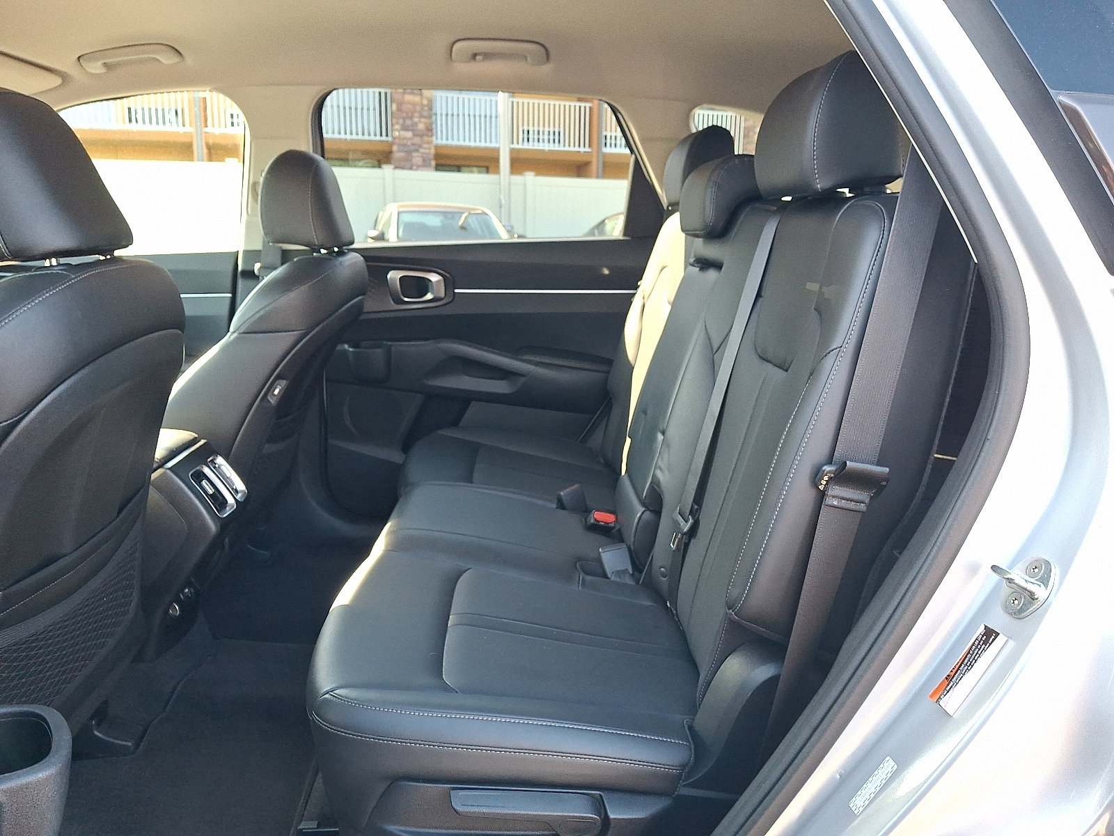 2022 Kia Sorento S - Photo 11